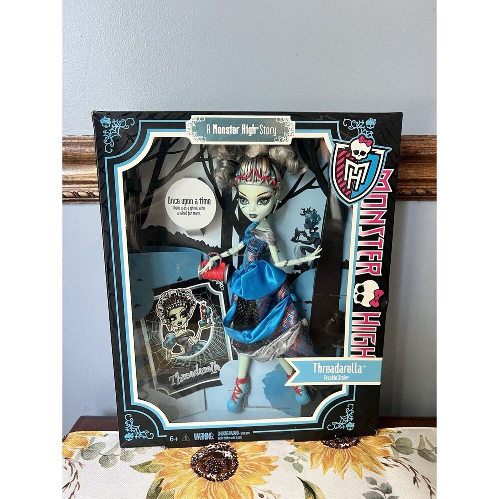 A Monster High Story "Threaderella" Frankie Stein Target Exclusive NIB + Frankie